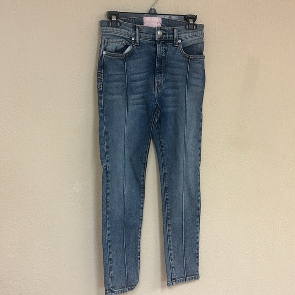 Revice womans star bottom straight skinny Jean size 27 - Picture 2 of 7